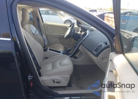 2014 Volvo Xc60 T6 R-Design z USA, uszkodzony, nr VIN YV4902DZ6E2522216